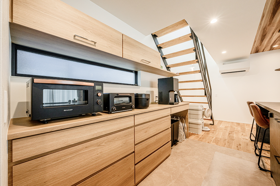 暮らしにジャストフィットする造作家具とインテリア