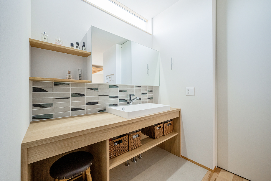 暮らしにジャストフィットする造作家具とインテリア