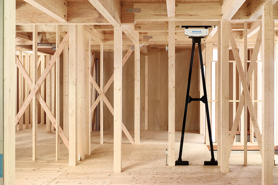 小さな揺れを分散・吸収して家へのダメージを防ぐ