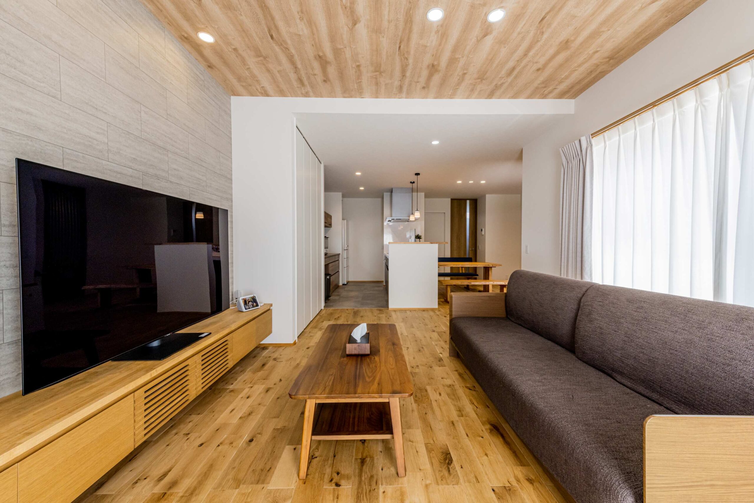 家事動線に優れた光と風が吹き抜ける家