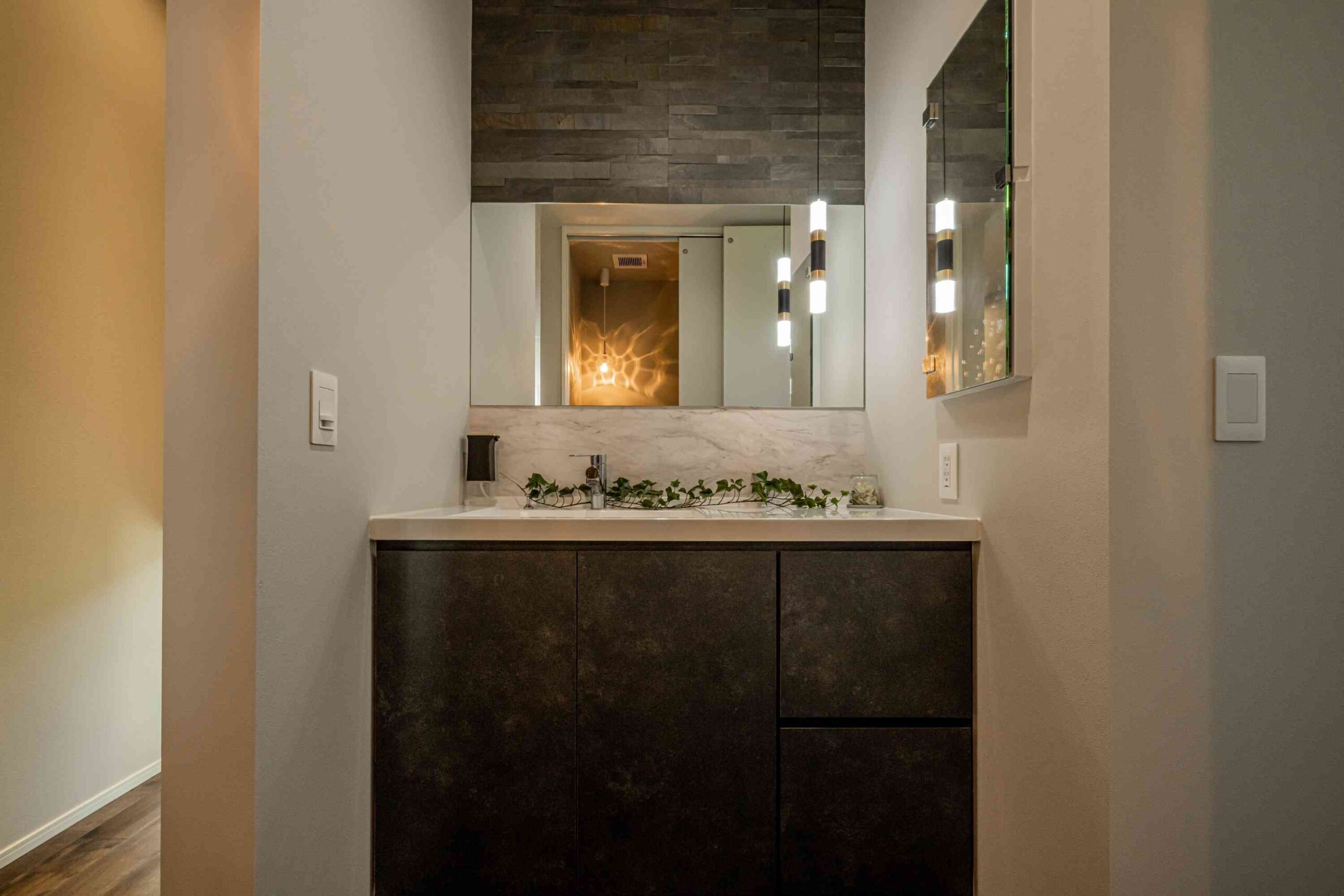 空間ごとに表情を楽しめる、ホテルライクな家