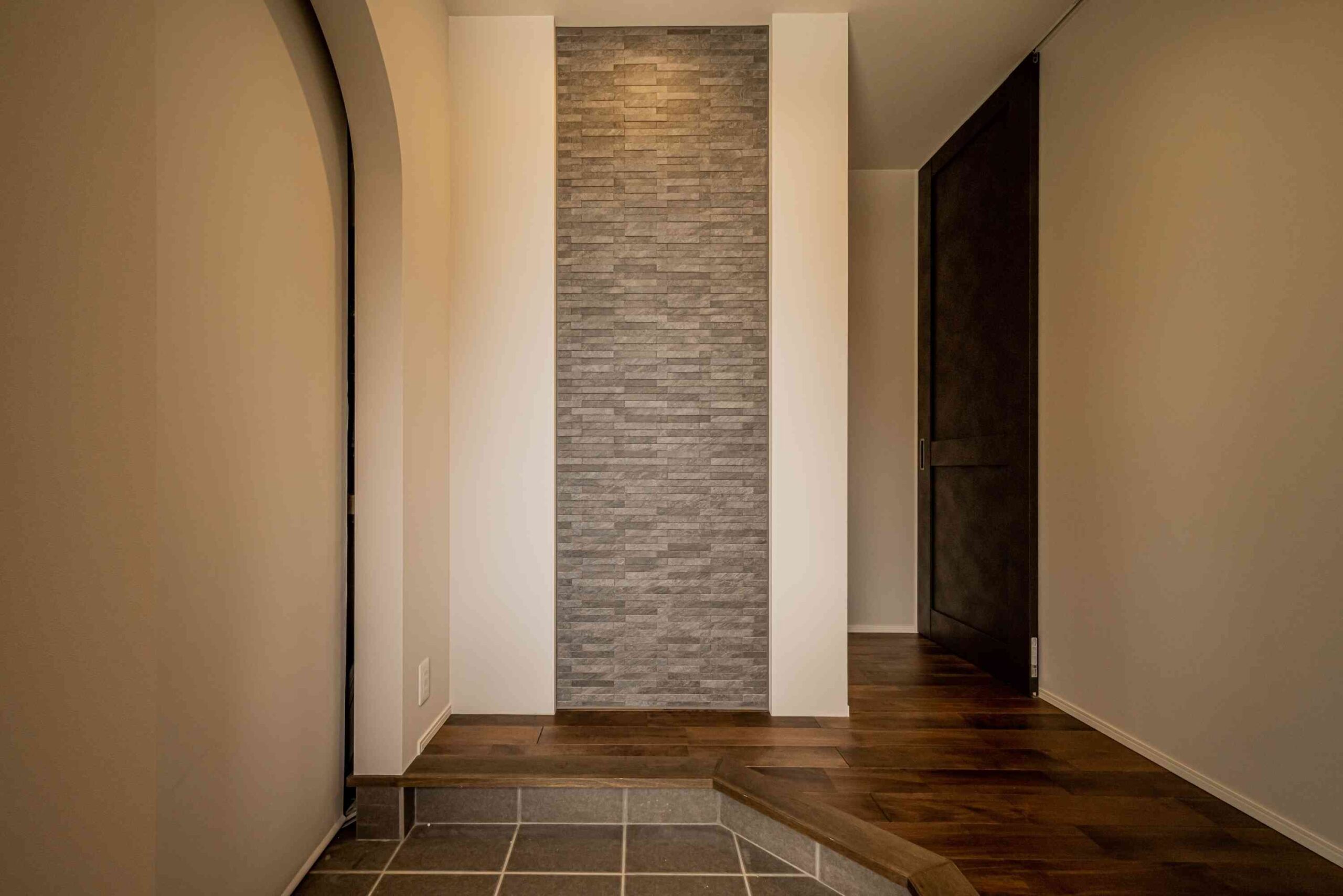 空間ごとに表情を楽しめる、ホテルライクな家