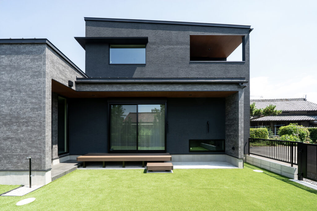 無機質な非日常空間を味わうホテルライクの家