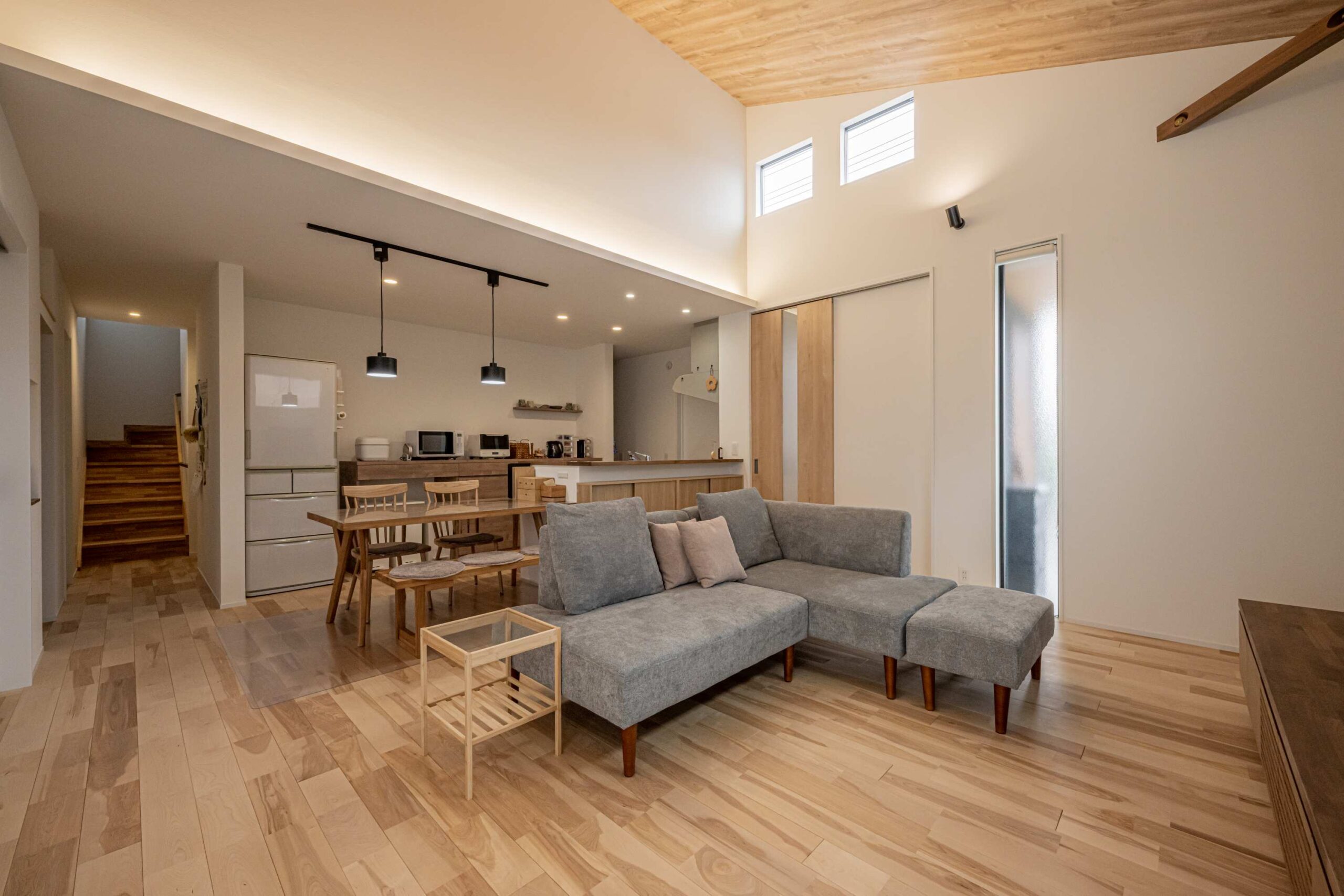 非公開: 玄関からキッチンまで一直線。空間も動きもすっきり繋がる住まい