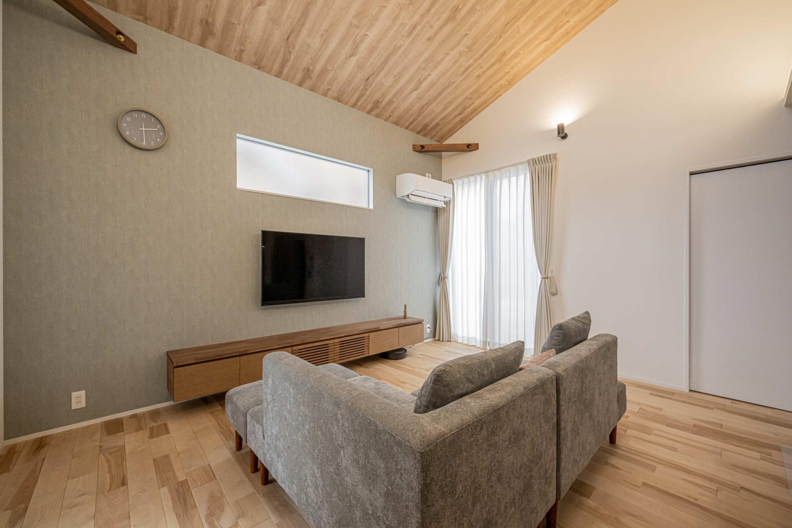 非公開: 玄関からキッチンまで一直線。空間も動きもすっきり繋がる住まい